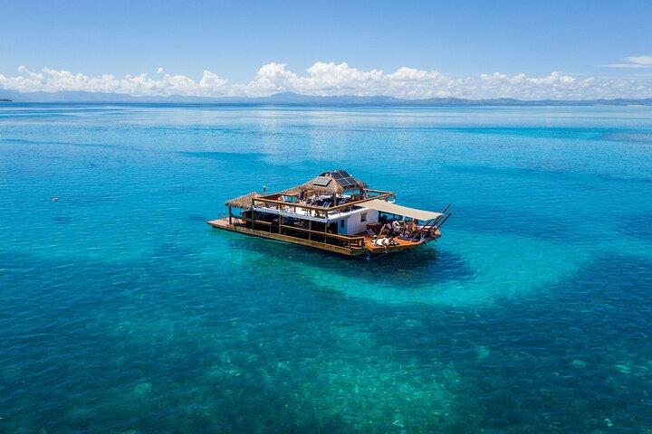 Fiji: Dagtur til Cloud 9 Floating Platform inklusive mad og drikkevarer