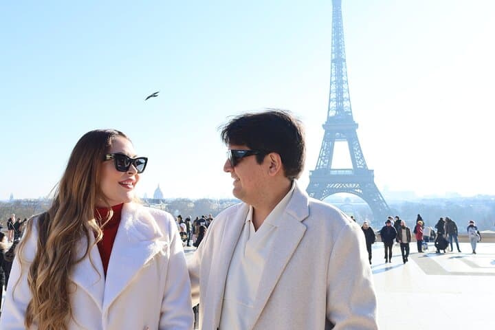 Private Paris Tour by Minivan with photoshoot included