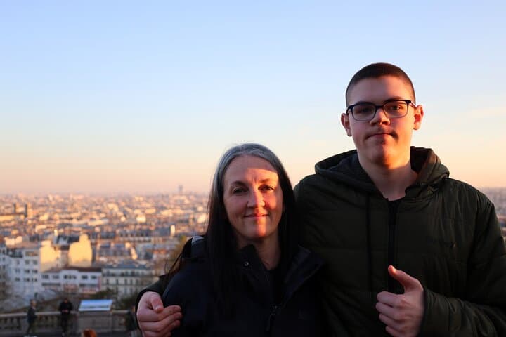 Private Paris Tour by Minivan with photoshoot included