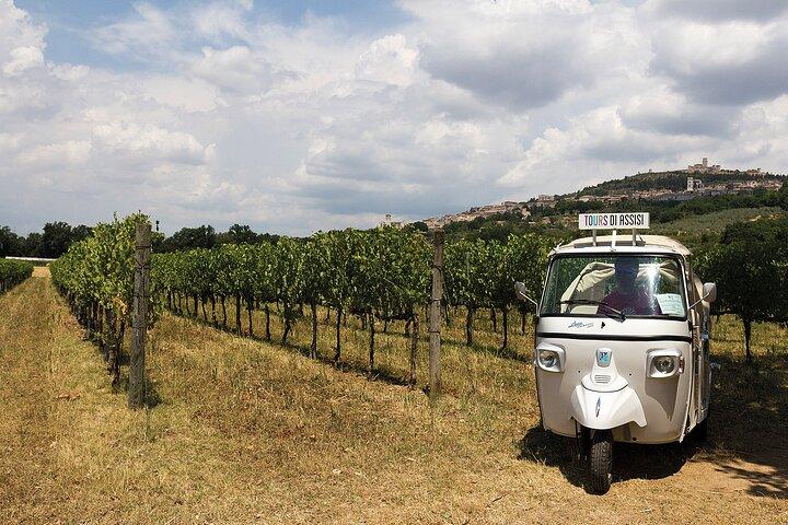 Passeio de Tuk Tuk em Spello em italiano