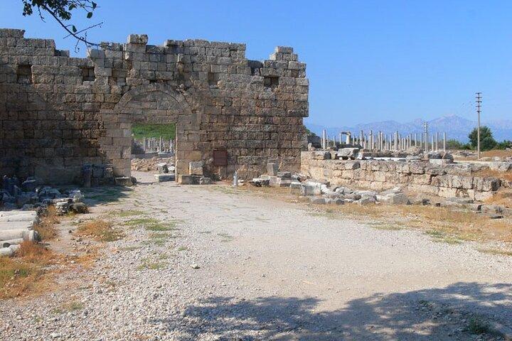 Antalya Perge Aspendos Side Tagestouren mit Mittagessen