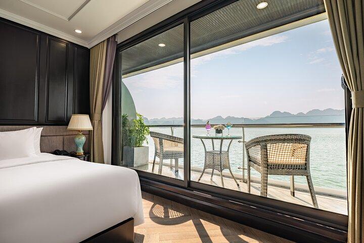 Hanoi : 2 - Day Luxury Cruise Lan Ha Bay med balkon
