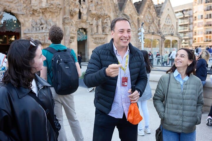Barcelona: Sagrada Familia Guided English Tour Skip The Line