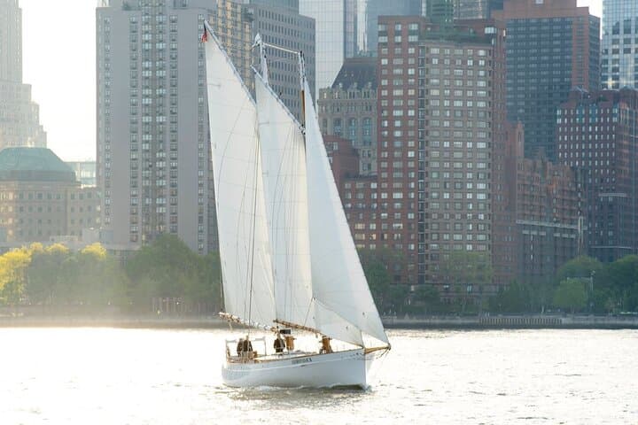 New York City Sailboat Day Cruise to the Statue of Liberty