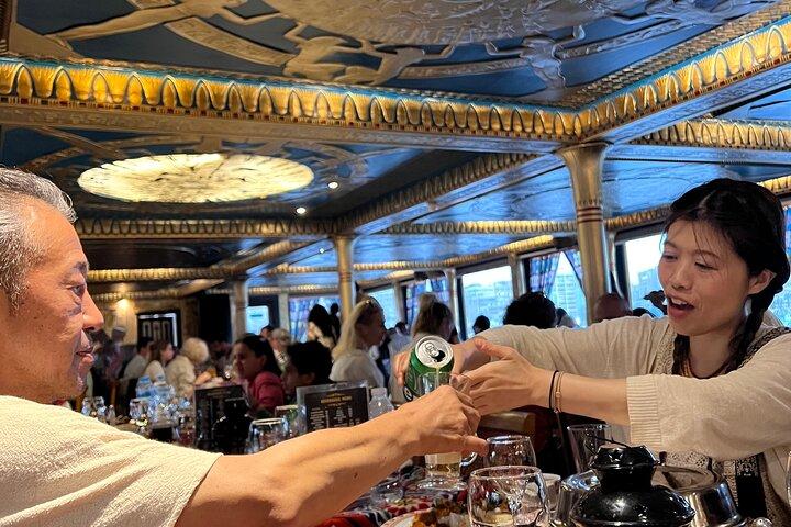 Una lussuosa cena al Cairo Night Nile Cruise
