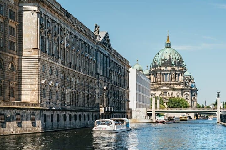 Berlin Spree River Sightseeing Cruise Experience