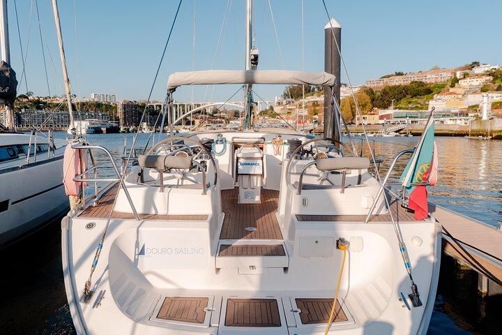 Porto: Douro River Cruise with Local Wine Tasting