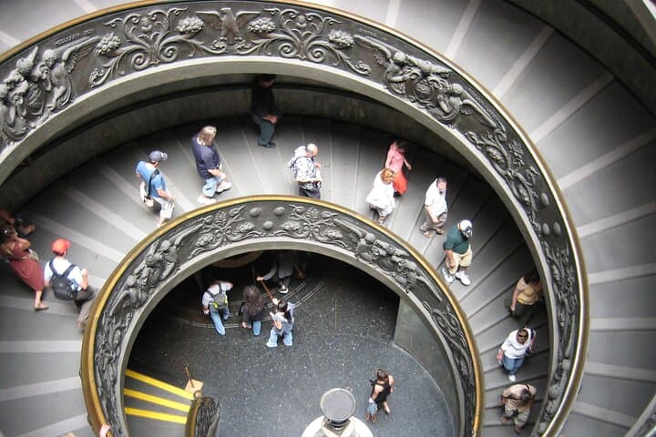 Guided Tour of Vatican Museum & Sistine Chapel With Skip The Line