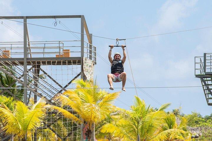 Punta Cana Jet Ski Adventure con zipline e parco acquatico gonfiabile