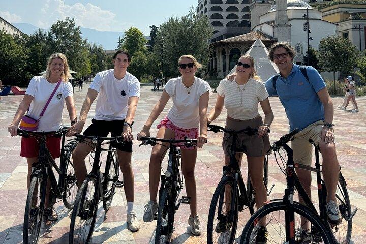 Passeio de bicicleta de Tirana e aula de culinária tradicional