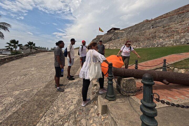 Tour guidato a piedi del Castello di San Felipe de Barajas con biglietti