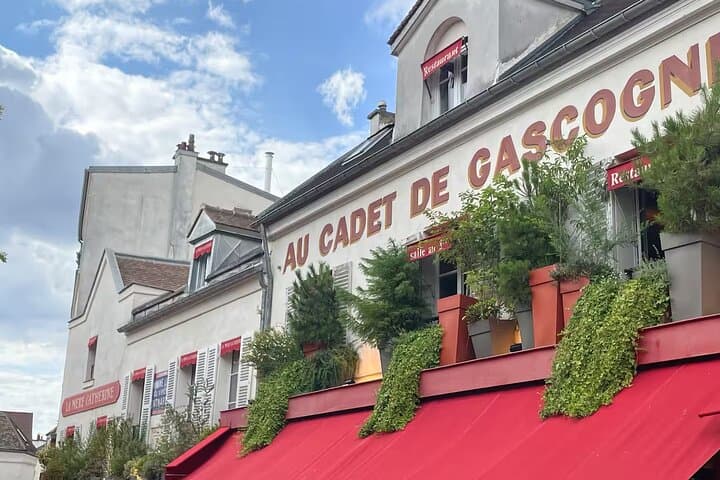 Paris Montmartre Decadent Food, Wine, Cheese and Pastries Tour