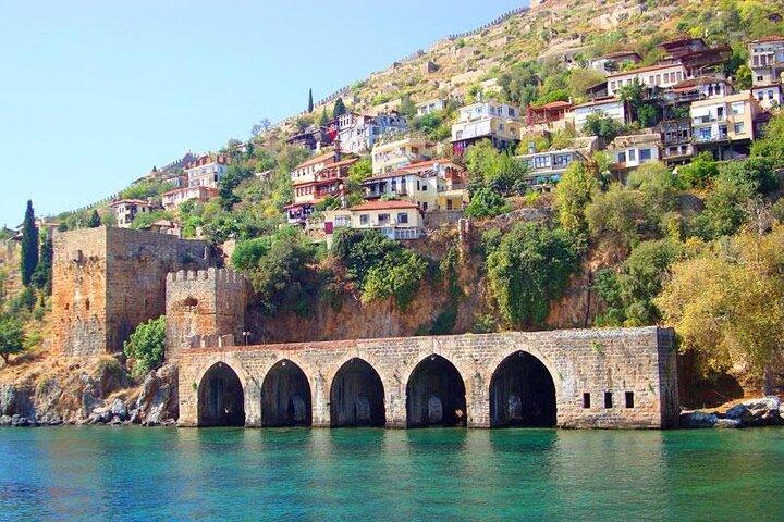 Alanya Grand Pirate Boat Tour med frokost, læskedrikke og overførsel