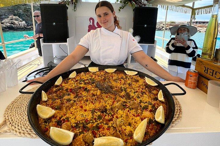 ミート・ザ・シー: コニレラ島への家族ボート旅行