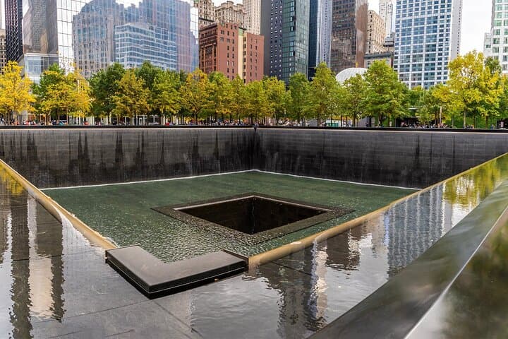 The Manhattan Bus and Walking Tour: Times Square to Battery Park