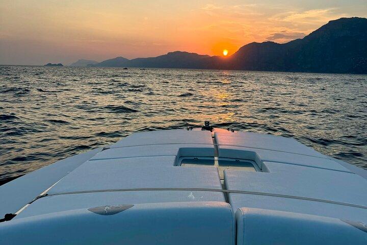 Private Sonnenuntergangstour mit dem Boot