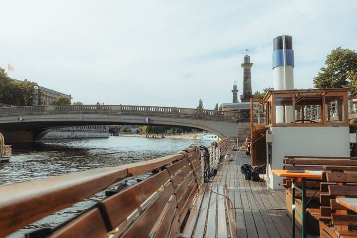 1-hour Sightseeing Boat Cruise Through Historic City Center