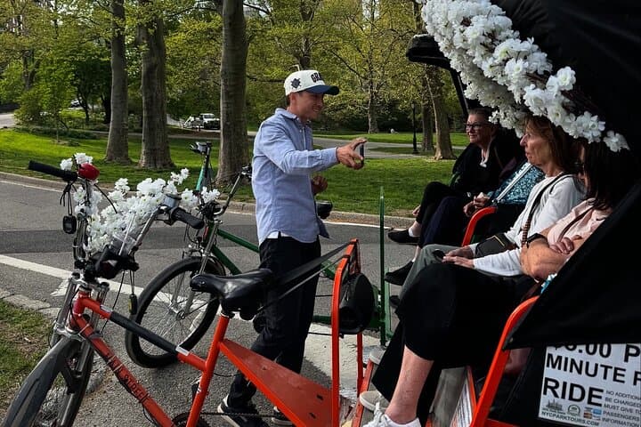 First Class Central Park Tour – Iconic Views & VIP Photo Moments