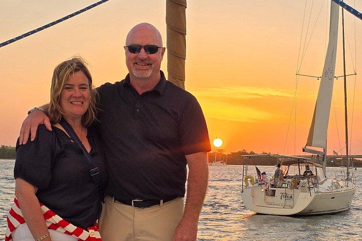 Vela privata di lusso al tramonto sul 50ft Sailing Yacht Fate BYOB
