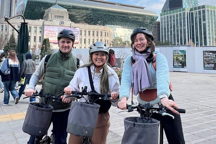 Bike tour, Travel back in time to Old Seoul
