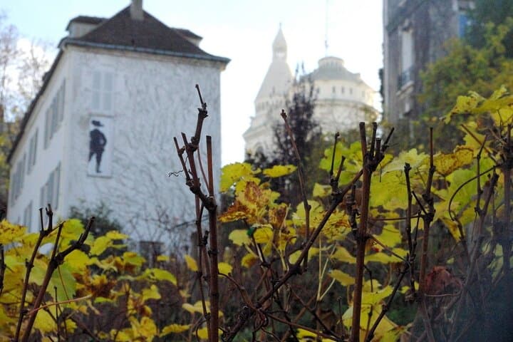Paris Montmartre Decadent Food, Wine, Cheese and Pastries Tour