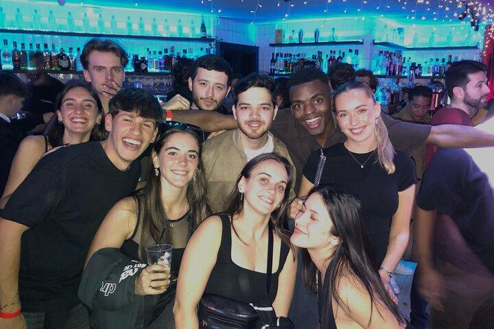 Fête de Barcelone avec Beer Pong Drinking Game Plus Entrée VIP Club