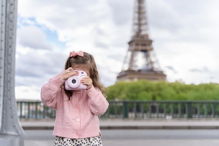 Paris private photoshoot around Eiffel Tower (or Louvre)