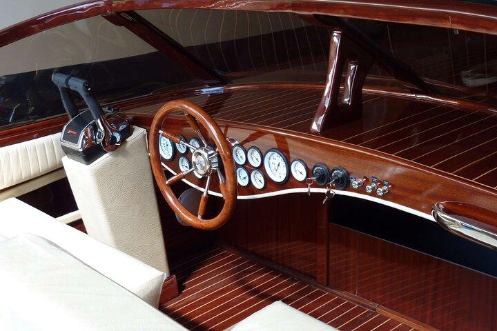 Private Guided History River Tour on a Luxury Boat