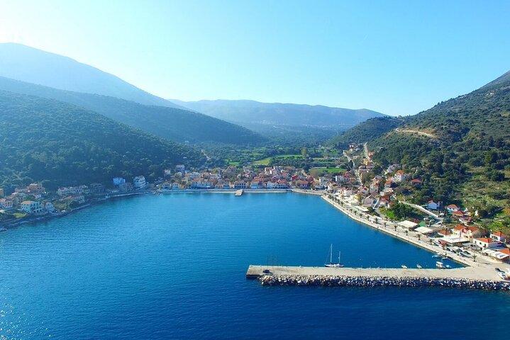 Kefalonia : Lixouri, Myrtos,Melissani & Wine Tasting 終日ツアー