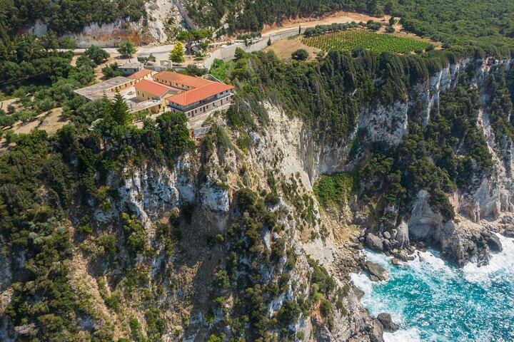 Kefalonia : Lixouri, Myrtos,Melissani & Wine Tasting 終日ツアー