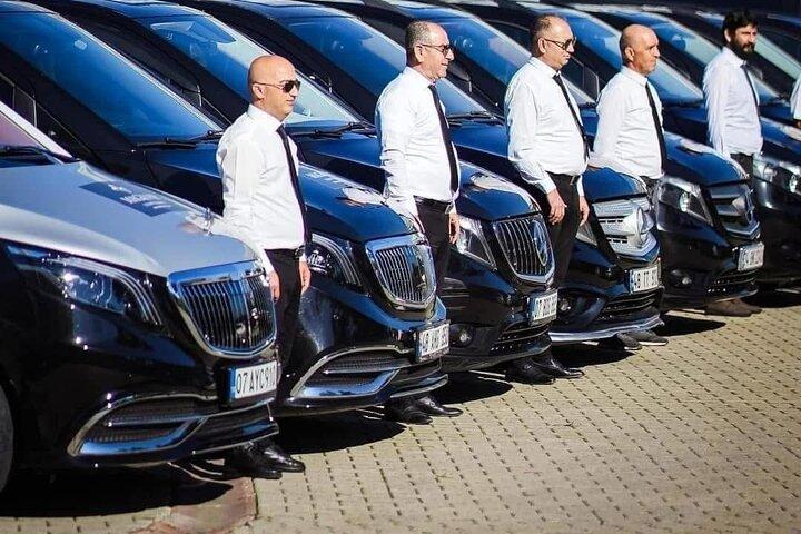 Dubai Airport Private Arrival and departure transfer dubai city