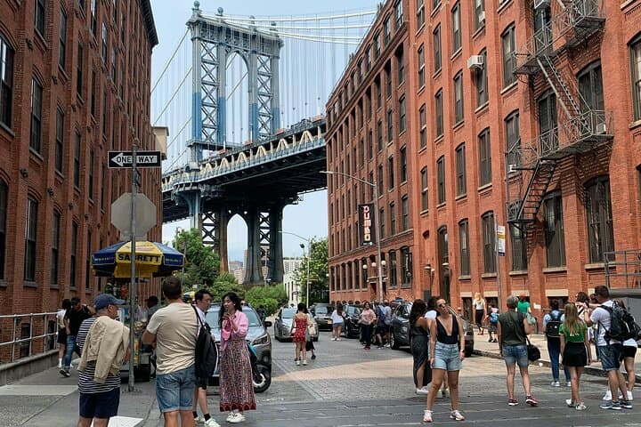 Brooklyn Bridge, DUMBO, and Skyline Guided Walking Tour