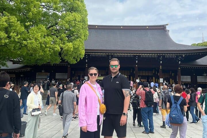 Tokyo Customizable Private Walking Tour with a Local Guide