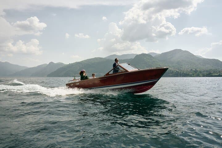Private Lake Como Wooden Speedboat Tour with Aperitif