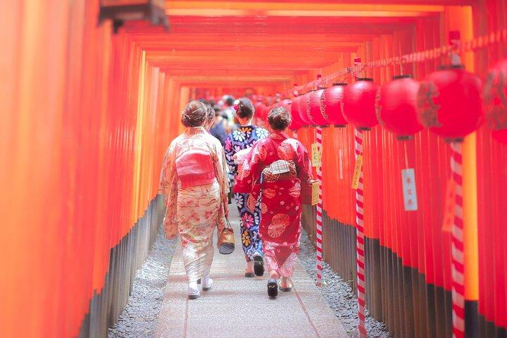Kyoto: Frühmorgendliche Führung nach Fushimi Inari