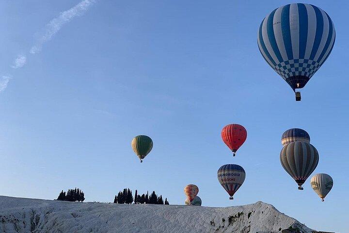Pamukkale Heißluftballontour über Travertine