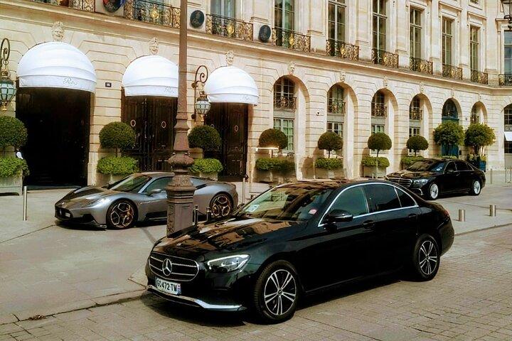 Private tour of the essentials of Paris with driver