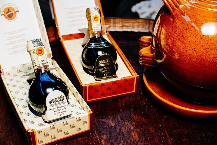 A única sala de barril de vinagre balsâmico em Modena City Center