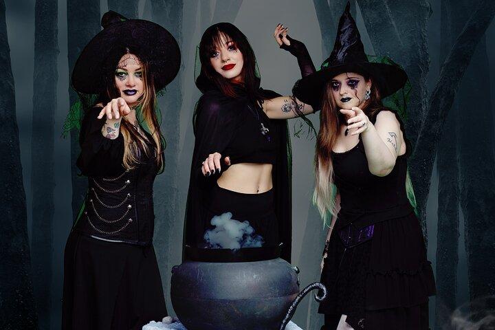 Salem Ghosts : Witches & Wicked Whispers Guided Walking Tour(セイラム・ゴースト:魔女と邪悪な囁きのガイド付きウォーキングツアー)