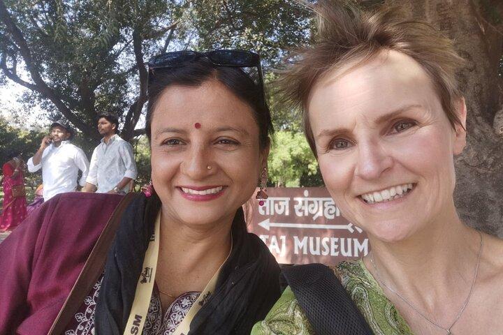 De Delhi: Same Day Agra Trip - Explore o Taj Mahal e o Forte de Agra