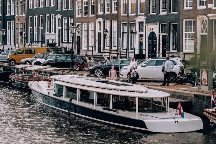 Amsterdam Highlights - Group Cruise with Apple Pie, 2 Drinks