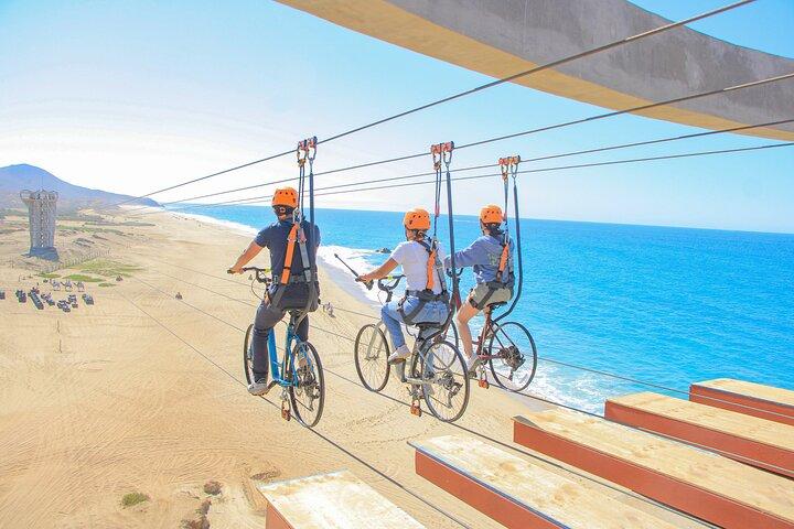 Nuova attrazione Guinness detentore del record mondiale Sky Bike a Los Cabos