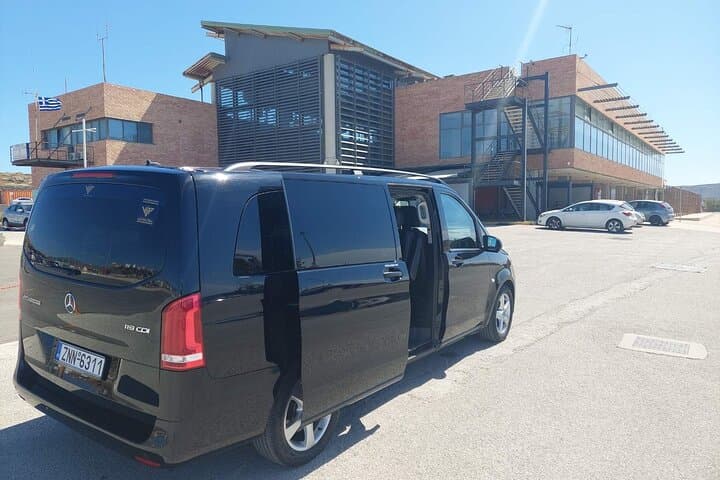 Piraeus Port to Athens Hotels Private Transfer with Meet & Greet