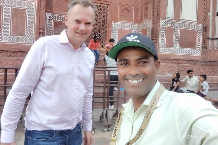 Ohne Anstehen Taj Mahal & Agra Tour mit dem Auto