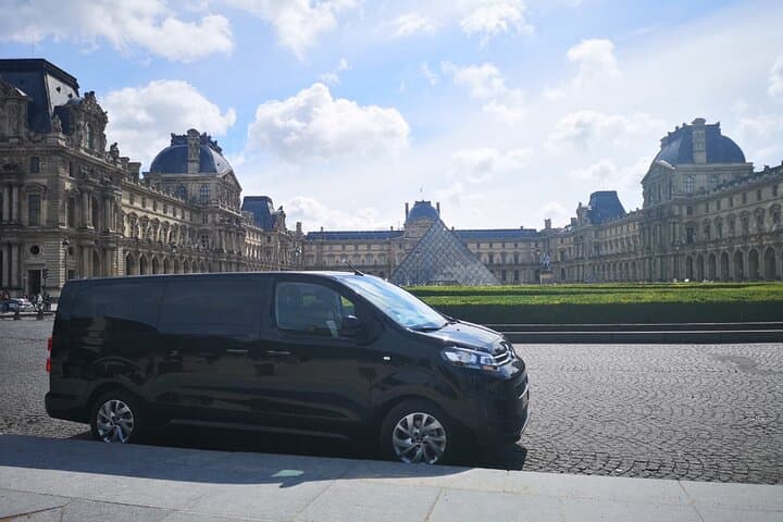 Private Versailles Palace and Garden with Van Transfer from Paris