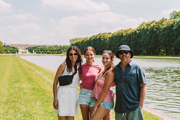 Private Versailles Palace and Garden with Van Transfer from Paris