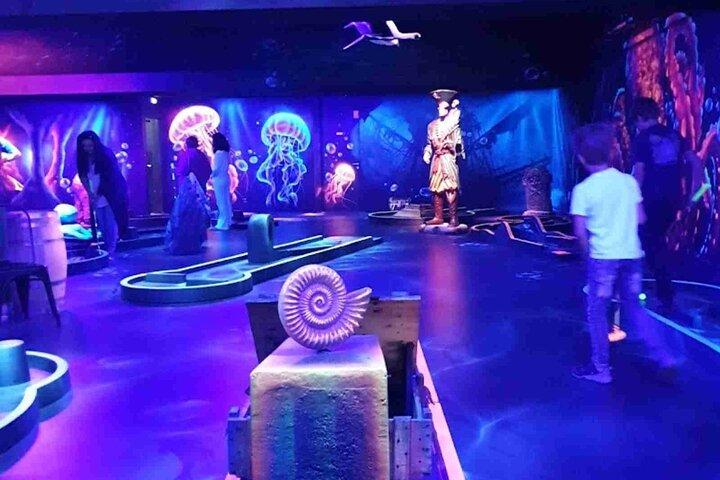 Ticket 45min Spel - Fluorescerende minigolf onder de oceaan