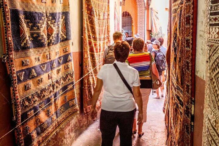 Descubre Tangier Souk Compra como los locales
