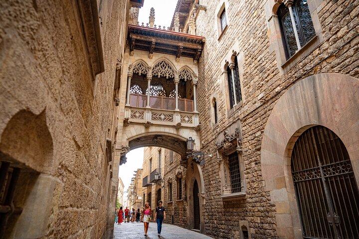 Barcelona Highlights Tour with Montjuïc Cable Car