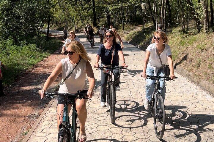 Fahrrad oder E - Fahrrad Selbstgeführte Tour & Verleih von Old Bazar
